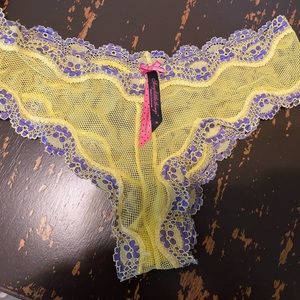 Victoria’s Secret lacy yellow & purple Sexy Little Things thong 💛💜